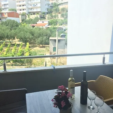 Apartment Ante Omis