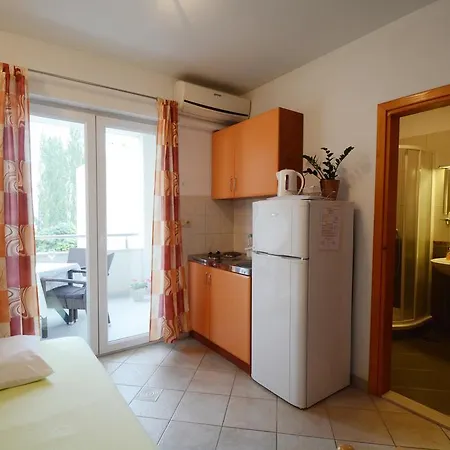 Apartment Ante *