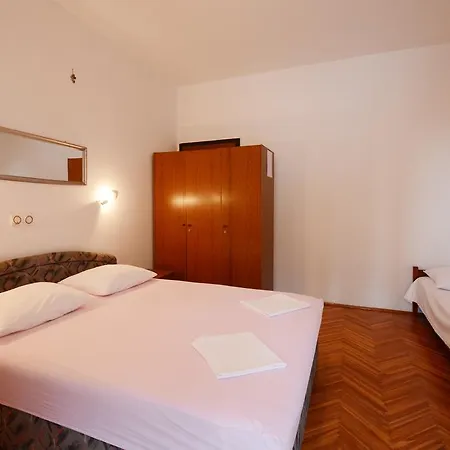 Ante Apartment Omis