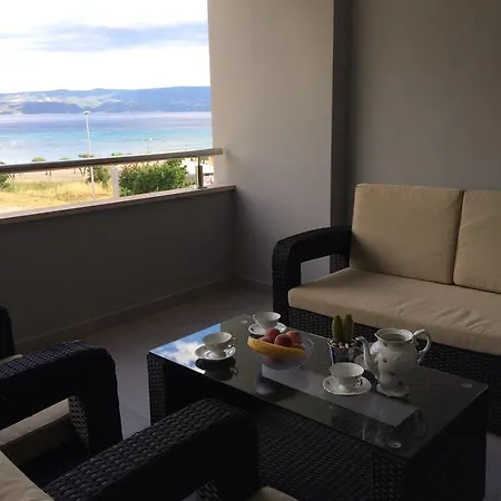 Ante Apartment *