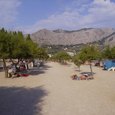 Ante Omis