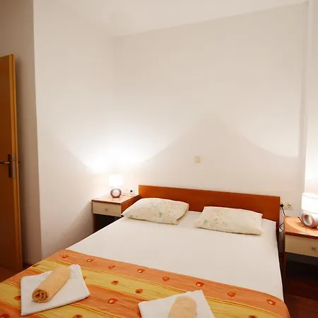 Apartment Ante Omis