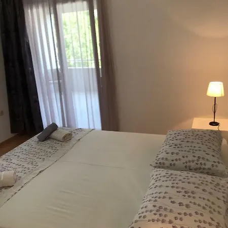 Apartment Ante *