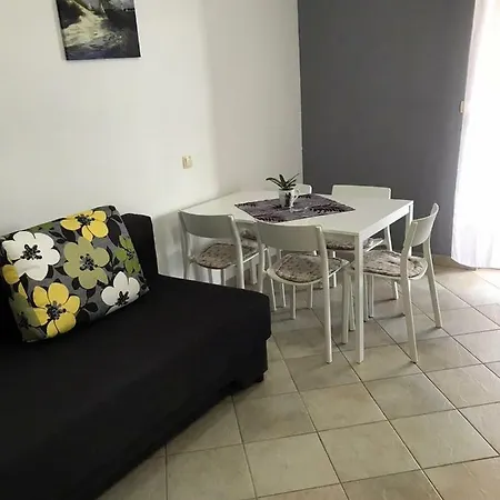 Apartment Ante *